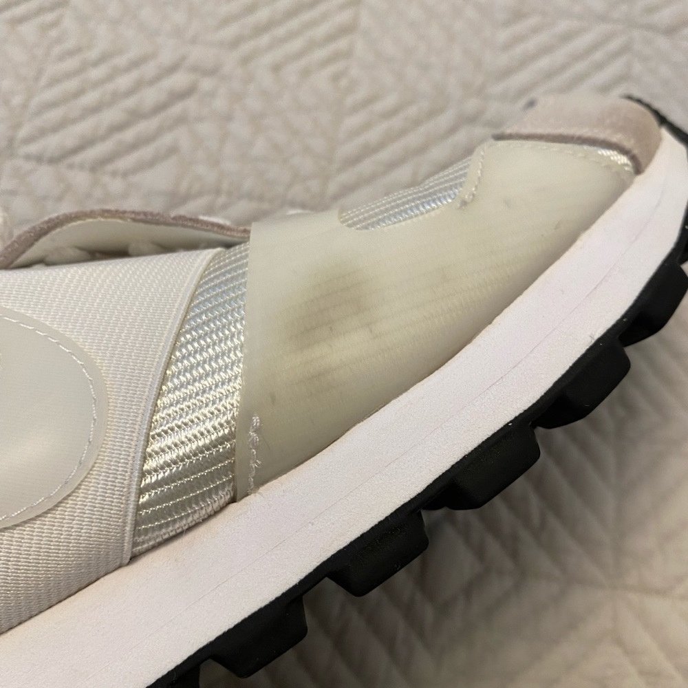 Nike Tennis Shoes - Picture 9 of 10